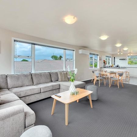 Fabulous Three Bedroom Home In Pakuranga أوكلاند المظهر الخارجي الصورة